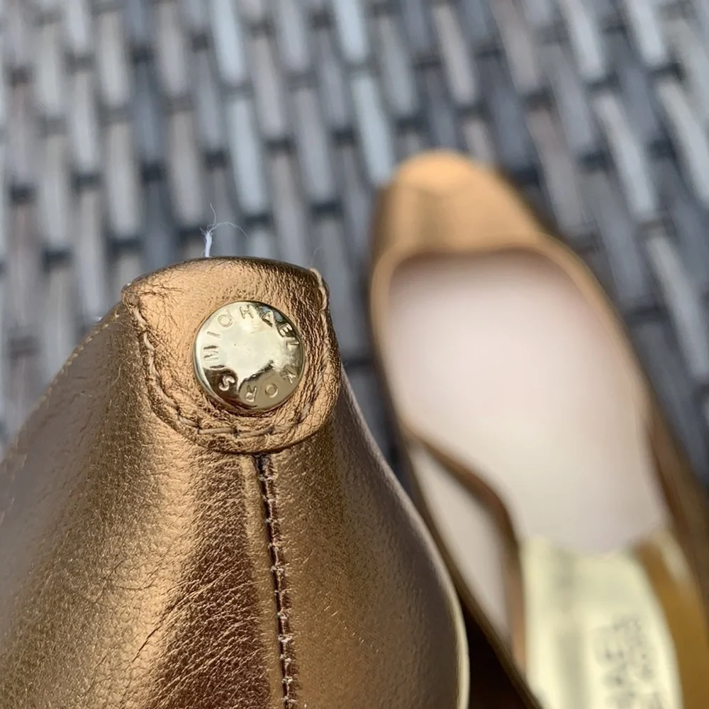 Michael MICHAEL KORS bronze peep toe pumps
